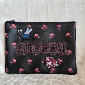 NWT! RARE! DISNEY X COACH LARGE WRISTLET 30 WITH SNEEZY IN BLACK F72912